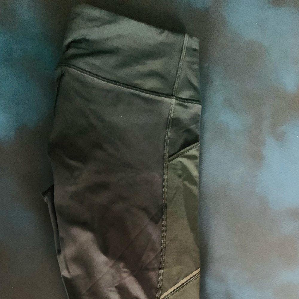 New without tags Lululemon capris
